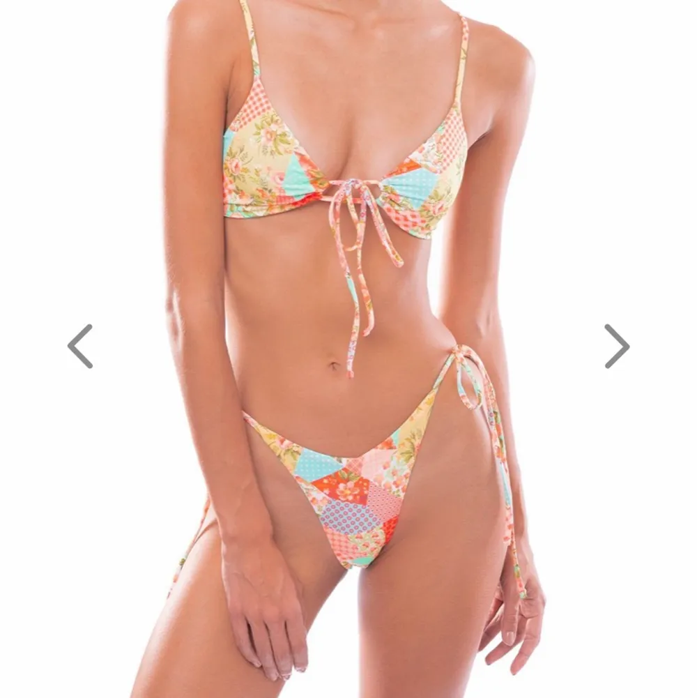 Bikini från lyxiga märket ONEONE Swimwear. I färgen ”patchwork”. Välj en underdel. Aldrig använd med lappen kvar! Original pris: 1450kr (till eu). Övrigt.