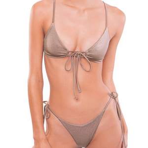 Bikini från lyxiga märket ONEONE Swimwear. I färgen ”patchwork”. Välj en underdel. Aldrig använd med lappen kvar! Original pris: 1450kr (till eu)