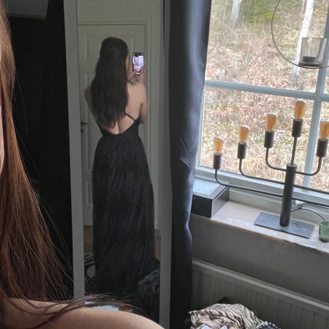 Svart mönstrad klänning - 90