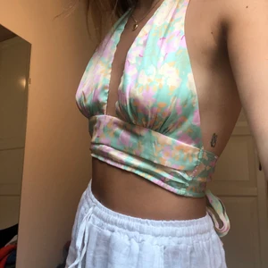 Knyttopp - Superfin knyttopp från shein. Har någon lös tråd men annars i bra skick