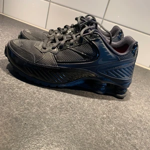 Nike Shox - Strl 39, i mycket bra skick. Säljer pga använder ej
