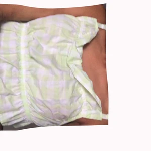 Summer top - Finns i Malmö Skriv privat om ni har frågor