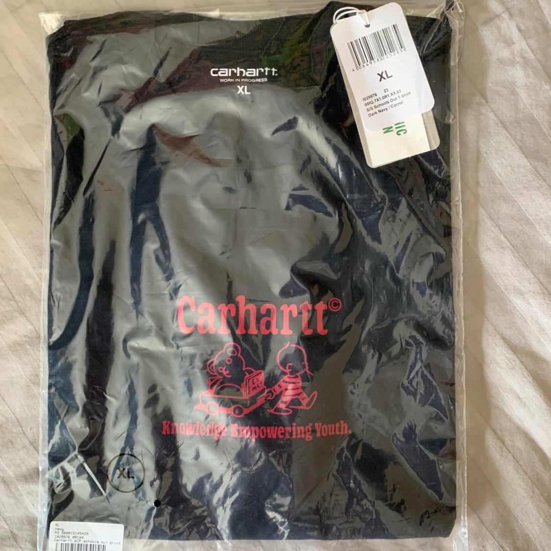 Carhartt Marinblå T-shirt med tryck - 90