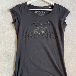 Rich royal T-shirt  - Rich royal t shirt med kortare ärmar (typ babytee)💕