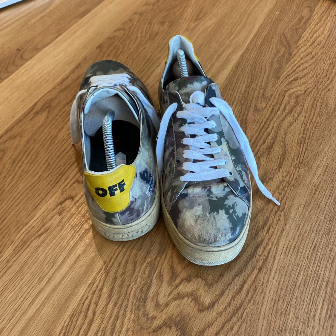 Off white sneakers strl 42