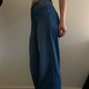 Wide leg jeans  - aldrig använda jeans i strl 38