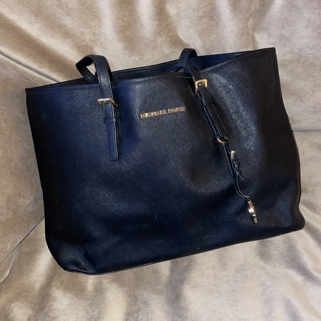 Michael kors jet set väska