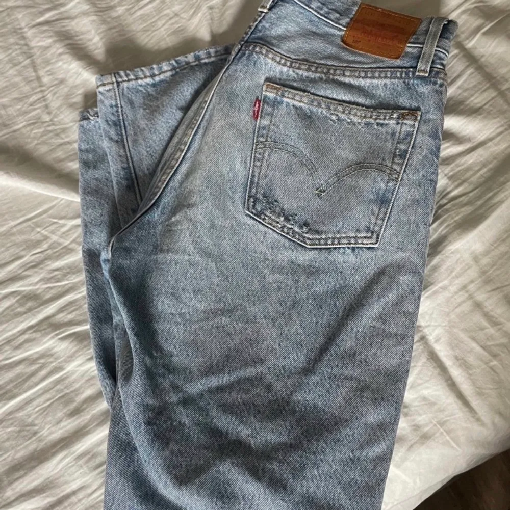 Säljer mina levis 501 jeans då dom är för små för mig. Storlek W29L28. Jeans & Byxor.