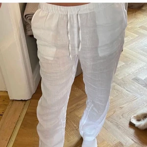 Linnebyxor  - Säljer dessa slutsålda hm home linne byxorna med prislapp kvar, storlek s💖 buda från 250 eller köp direkt 540+ frakt! HAR BUD PÅ 450