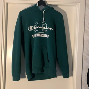 Champion hoodie - Aldrig använd, helt ny