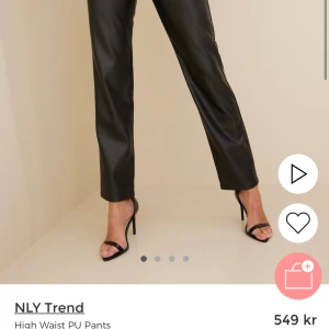 Skinnbyxor NLY - Oanvända skinnbyxor från nellys egna märke. Prislappen är kvar. Köptes för 499 kr men säljer för 250 kr. Köparen står för frakten.