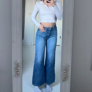 Blåa jeans - Jeans från h&m, passar dig som inte är så lång! 