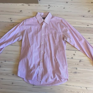 Skjorta Melka - Rosa skjorta från Melka i bra skick.