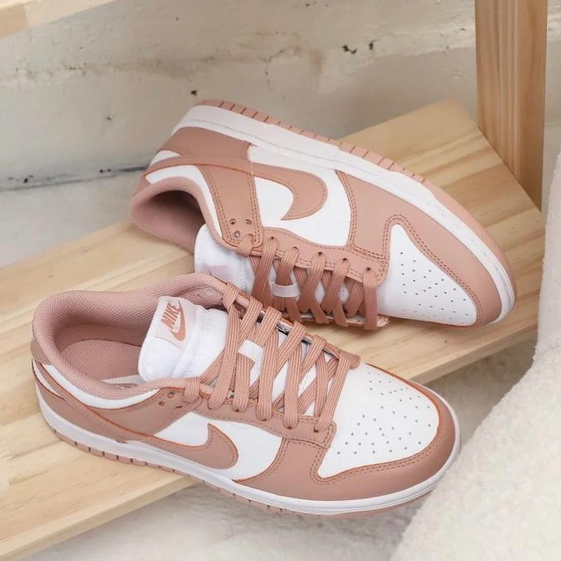 Dunk low rose whisper 