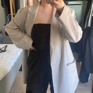 Oversized kavaj  - Knappt andvänd, väldigt oversize 