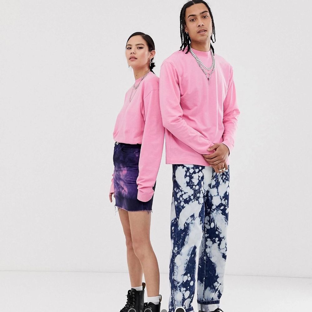 Supersnygg långärmad rosa tröja från asos, slutsåld på hemsidan. Jag är normalt strl M men denna passar mig trots strl S. 💖💖. T-shirts.