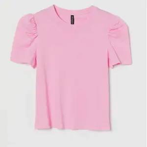 Superfin ljusrosa t-shirt med puffärm från hm! Gullig till sommaren, inga defekter💓