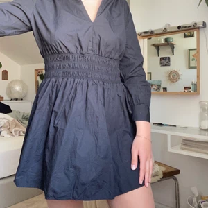 Skjortklänning - Svart skjortklänning ifrån zara❤️‍🔥 storlek S och säljs för 200kr