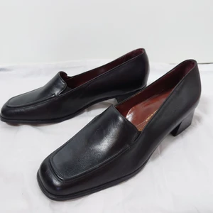 Oanvända vintageskor - Vintageskor i nyskick, äkta läder🌱