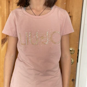 Liu•jo t-shirt  - Helt oanvänd 