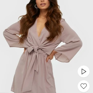 Klänning str 40 - Använd 2ggr fint skick