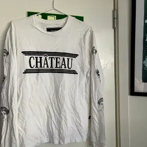 Chateau long sleeve t-shirt, knappt använd, rätt i storlek!!