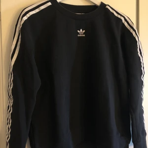 Adidas tröja  - Strl s fint skick 