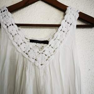 Jättefin sommar vit klänning från lindex i stl: xs, i jättefin skick! 