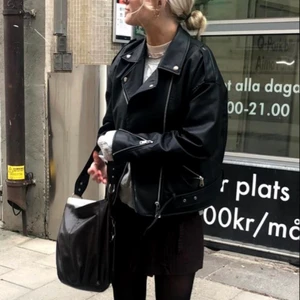 Skinnjacka - Populär Skinnjacka från missguided, mycket fint skick! 