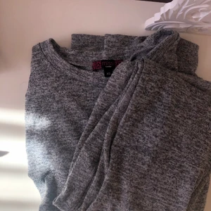 Mjukissett - Grått mjukisset från madlady. Något tunnare material.