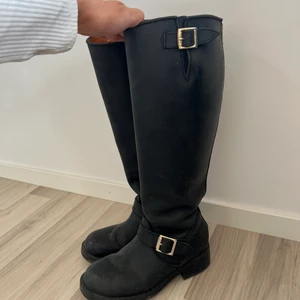 Johnny bulls  - Säljer nu mina Johnny bulls, köpta för 2000kr säljer för 500, köparen står för frakten