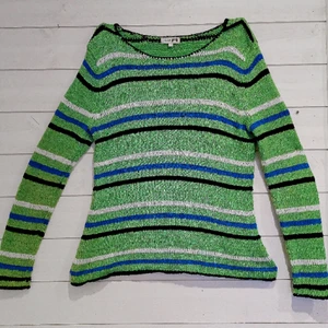 Knitted sweatshirt  - En stickad tröja I olika färger