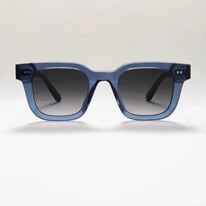 Chimi 04 blå - Säljer mina blåa chimi 04! Denna finns ej på hemsidan längre. De är knappt använda o helt som nya. Självklart medföljer Ask, putsduk och tygpåse.