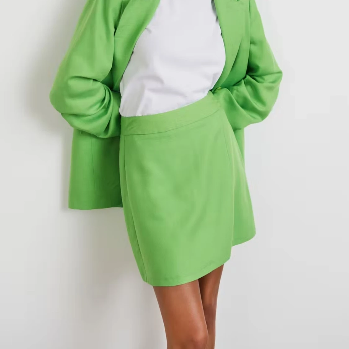 Kjol från Gina Tricot med prislappen kvar  - 91