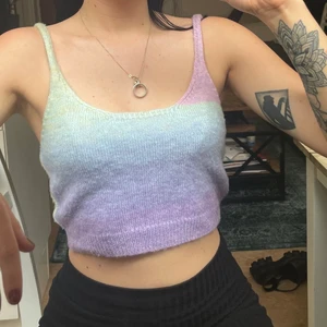 Färgglad topp  - Färgglad topp inhandlat från ASOS, aldrig använd 🌞