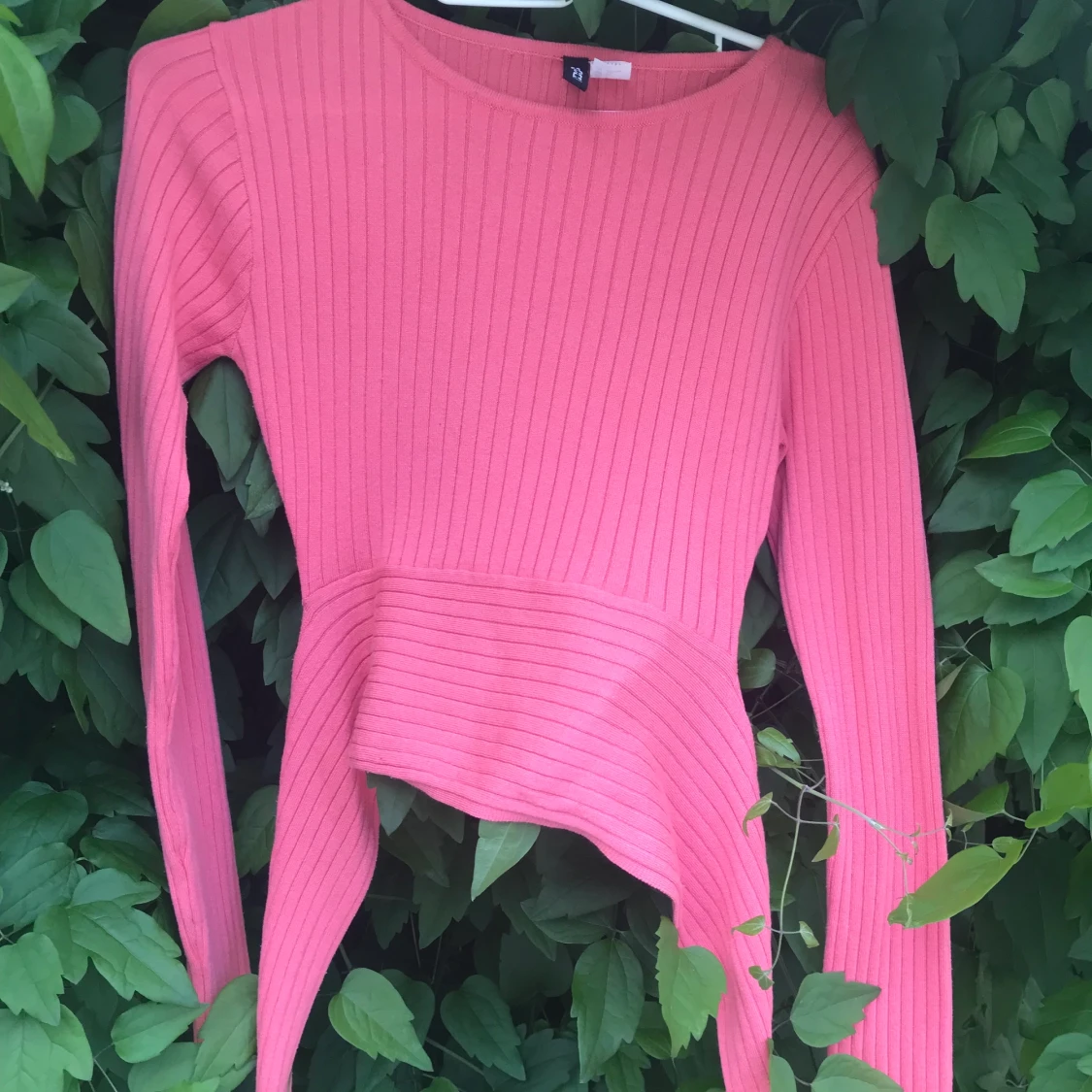 Rosa tröja m. öppen rygg