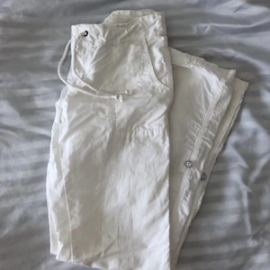 Hilfiger byxor - Cargoinspirerade byxor från Hilfiger Denim. Nyskick.