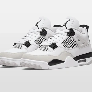 Air Jordan 4 Retro 'Military Black - Nu finns det några par av den efterlängtade och slutsålda Air Jordan 4 Retro 'Military Black.