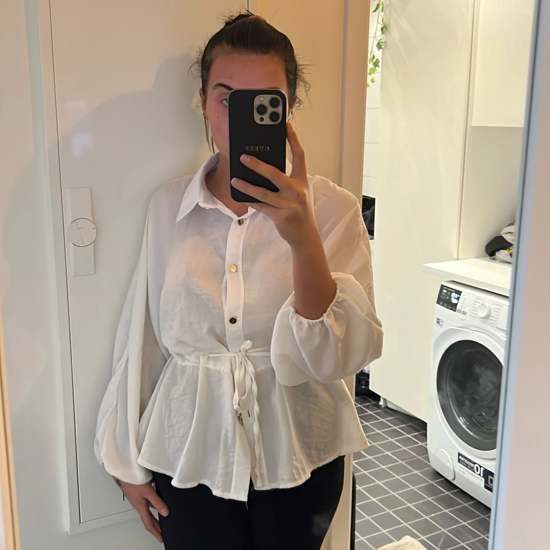 Skjorta med knytning i midjan 