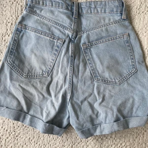 Shorts från H&m  - Använt ett fåtal gånger men inga defekter. 💕
