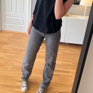 Gina jeans - Gråa jeans i nyskick från gina, strl 34💖💖