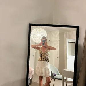 Virkat linne  - Eget virkat linne som är perfekt nu till sommarn, linnet är öppen i ryggen med ett snöre som man kan justera fritt hur man vill!