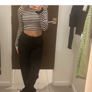 Kostymbyxor - Kostymbyxor från vero Moda  Jag är 1,62cm