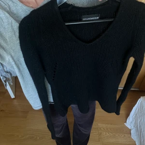 Zadig & Voltaire tröja - Svart stickad! - Stickad svart tröja från Zadig et Voltaire. Sparsamt använd! 100% Cashmere. Storlek xs 