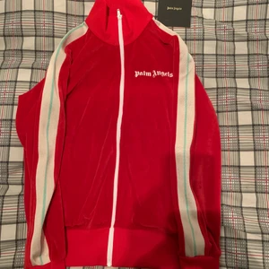 PALM ANGELS TRACKTOP S - Helt ny med tags, äkta köpt på Haiendo. Svår att hitta vilket höjer priset!