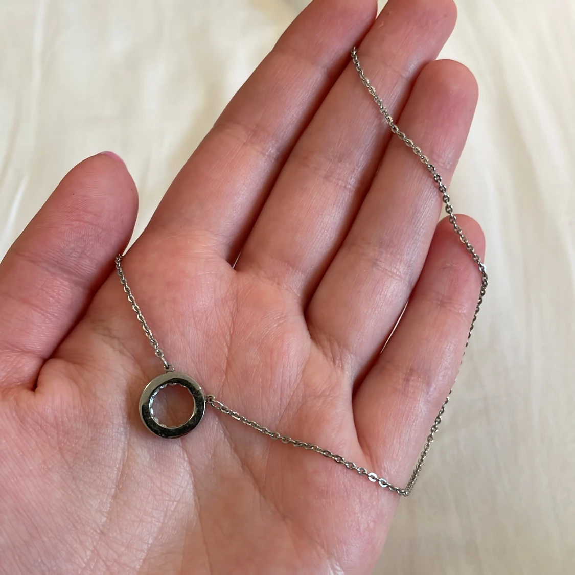 Halsband från Edblad