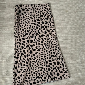 kjolar - 3 fina låna kjolar, dom går ungefär ner till smalbenet 