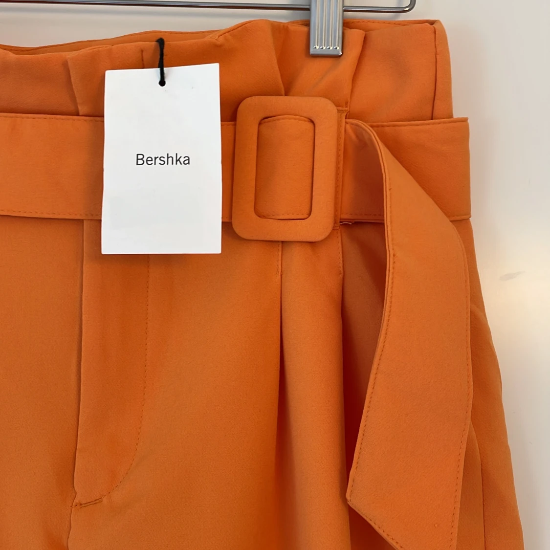 Aprikosfärgade/Orangea byxor fr Bershka - 91