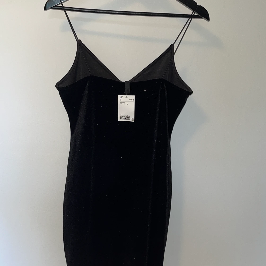 Klänning glittrig svart  - 91
