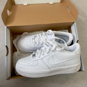 Nike air force 1 low - Helt nya & oanvända air force 1 i storlek 38. Säljer pga fel storlek💕